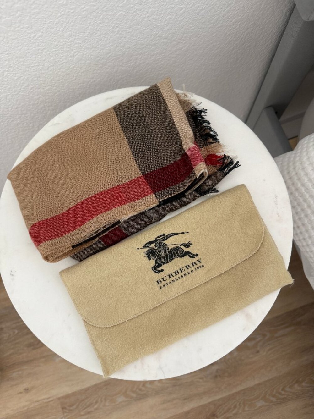 Burberry Classic Check Lightweight Scarf / Wrap โ Archive Beige โ With Original